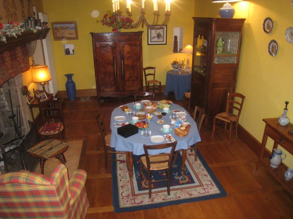 Bed and Breakfast Le Logis Des Tourelles Beaupreau Экстерьер фото